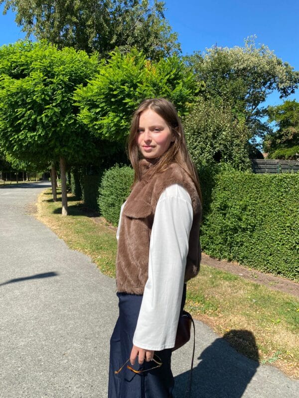 REY - Faux Fur Bodywarmer Brown - Image 2
