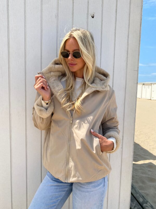 RAIN - Fluffy Short Jacket Reversible Beige