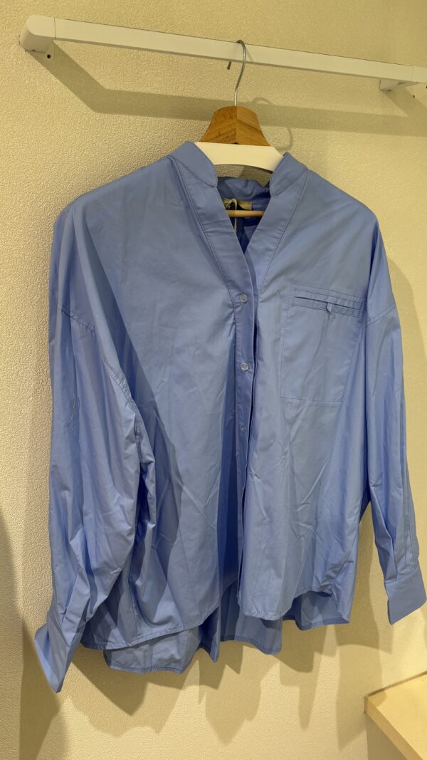 CLASSIS BLUE BLOUSE ONE SIZE