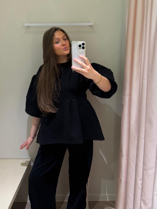 BLACK PUFF TOP - M/L