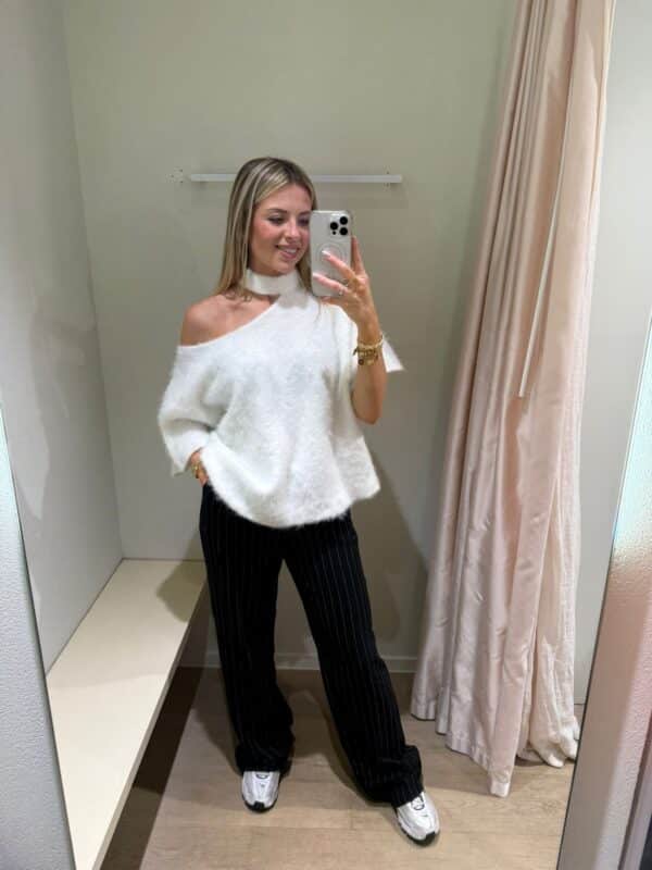 WHITE OFF SHOULDER KNIT - ONE SIZE