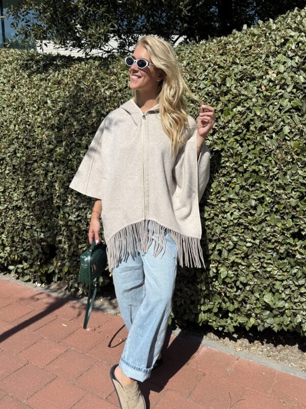 FRILLS PONCHO TAUPE - ONE SIZE