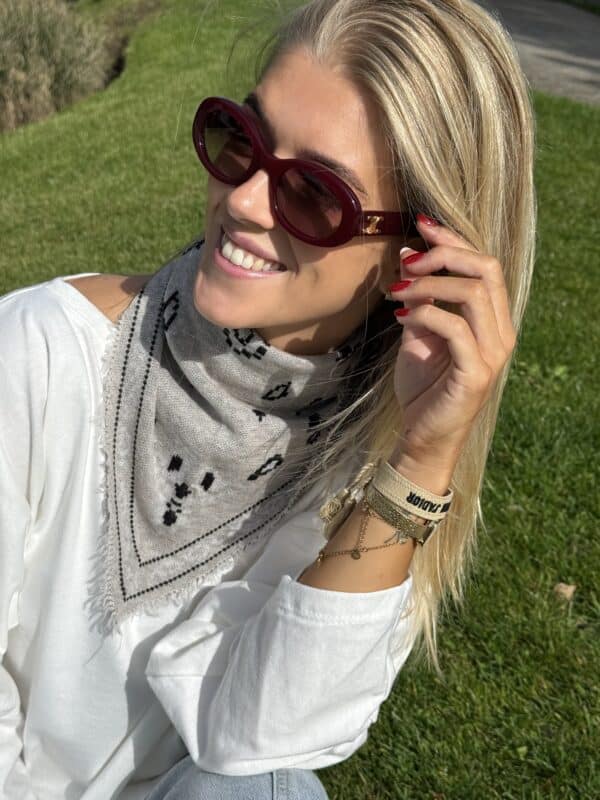 KAIA SCARF TRIANGLE BEIGE