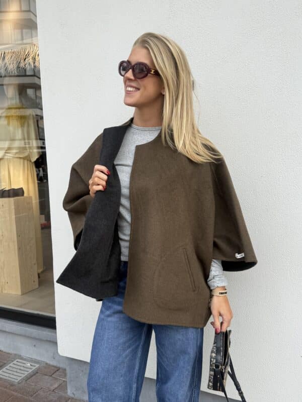 CLÉ CAPE ONE SIZE REVERSIBLE KHAKI GREY